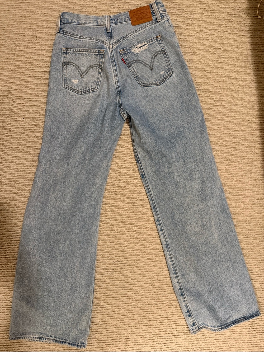 Levi’s Ribcage High Rise Jeans - Picture 3 of 3